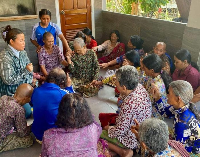 The Gospel in Every Culture: Finding Jesus in Unexpected Places 18 BobbsInCambodia